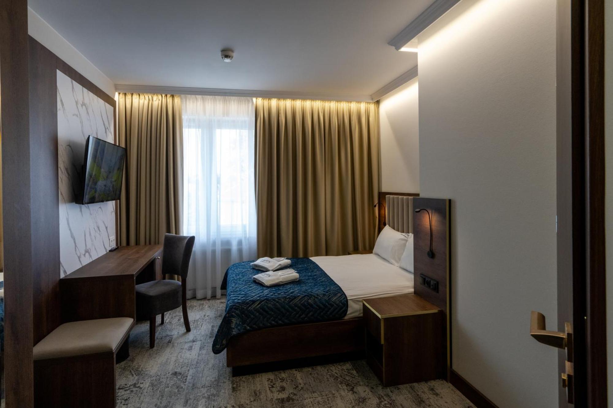 Sleep&Fly Okecie Warsaw Airport Bed and Breakfast Exteriör bild
