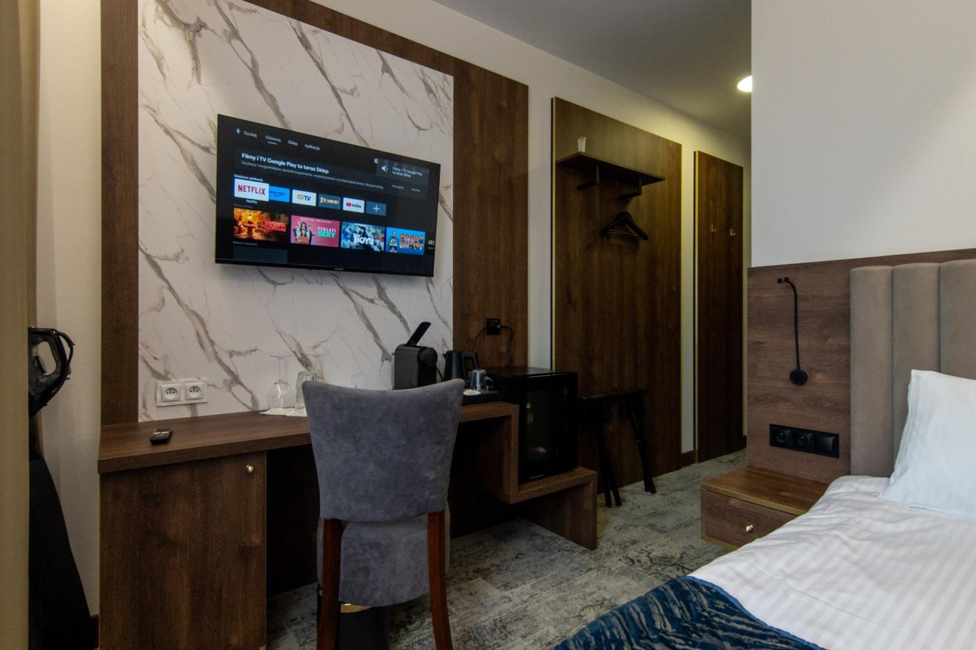 Sleep&Fly Okecie Warsaw Airport Bed and Breakfast Exteriör bild