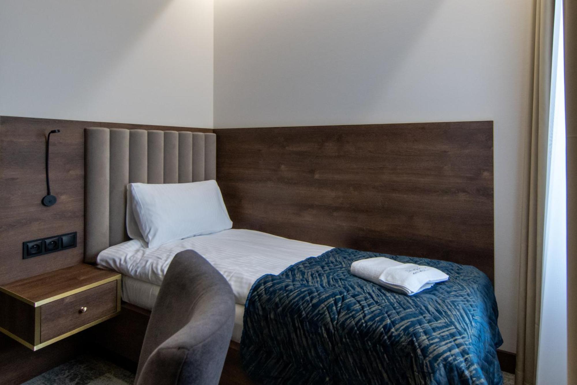 Sleep&Fly Okecie Warsaw Airport Bed and Breakfast Exteriör bild